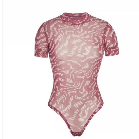 SKIMS Raspberry Swirl Summer Mesh T-Shirt Bodysuit NWT XXS - Picture 1 of 5